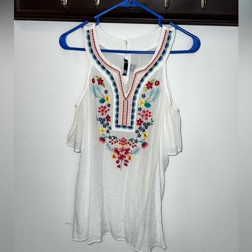 IN San Francisco Ladies Cold Shoulder Embroidered Blouse Size XL - Picture 3 of 7